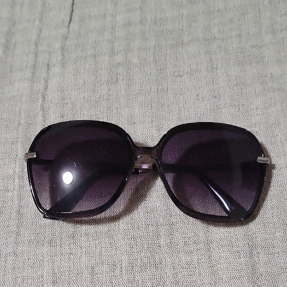 Pre Loved Over Sized Nanette Lapore Black Sunglasses